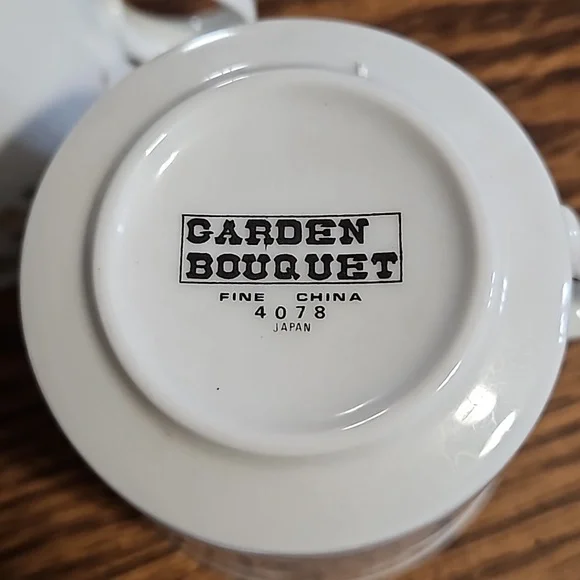 GARDEN BOUQUET - 4 Vintage Flat Cups - Fine China of Japan - Gold Trim - Picture 9 of 9